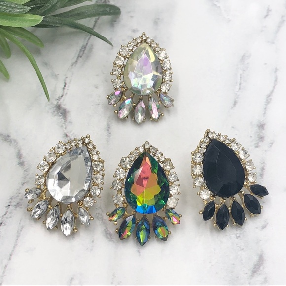 🌼 Large Teardrop Rhinestone Stud Earrings - Picture 1 of 3